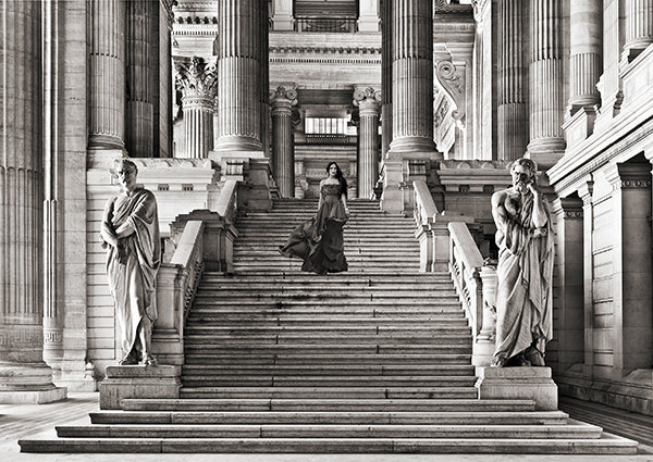 Dame à l'escalier (BW)