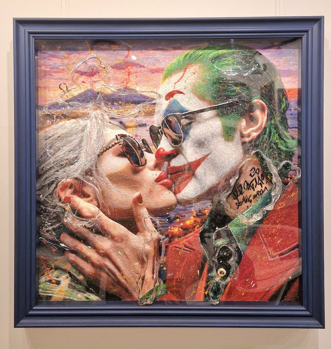 A Gotham kiss in Naples